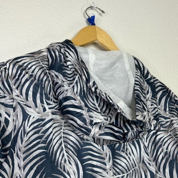 Xersion Tropical Leaf Rain Jacket - Picture 4 of 7